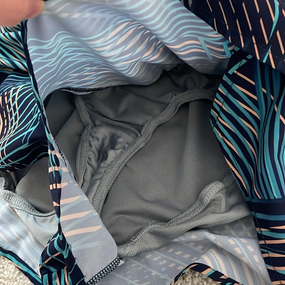 Hylete shorts size M with built in underwear - Picture 3 of 3